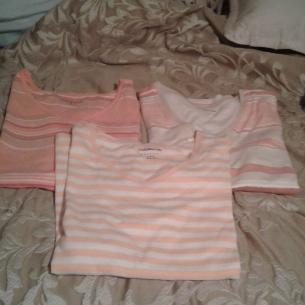 3 t-shirts